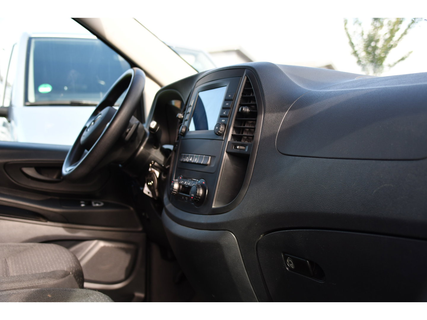Mercedes-Benz Vito 116 CDI L2 PB Edition Camera, Cruise, Carplay, LED, Clima, 164pk, Multimedia, Trekhaak, Automaat, Uniek!