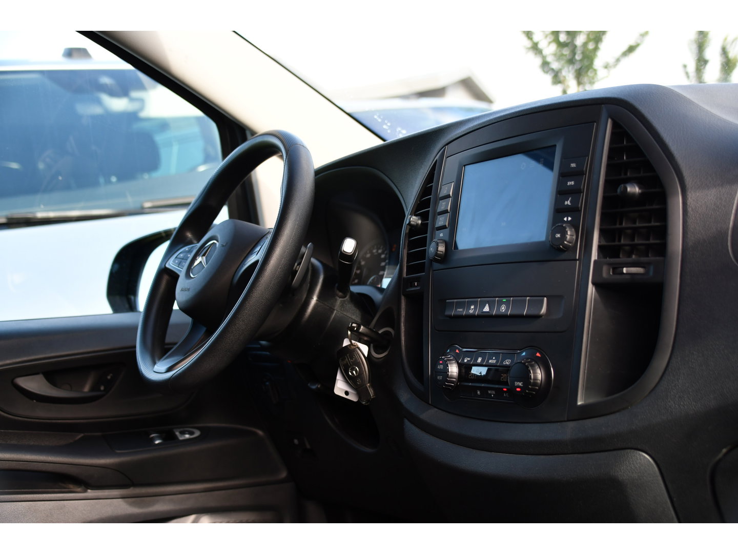Mercedes-Benz Vito 116 CDI L2 PB Edition Camera, Cruise, Carplay, LED, Clima, 164pk, Multimedia, Trekhaak, Automaat, Uniek!