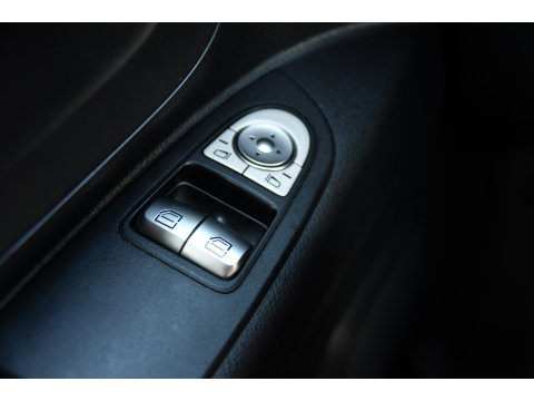 Mercedes-Benz Vito 116 CDI L2 PB Edition Camera, Cruise, Carplay, LED, Clima, 164pk, Multimedia, Trekhaak, Automaat, Uniek!