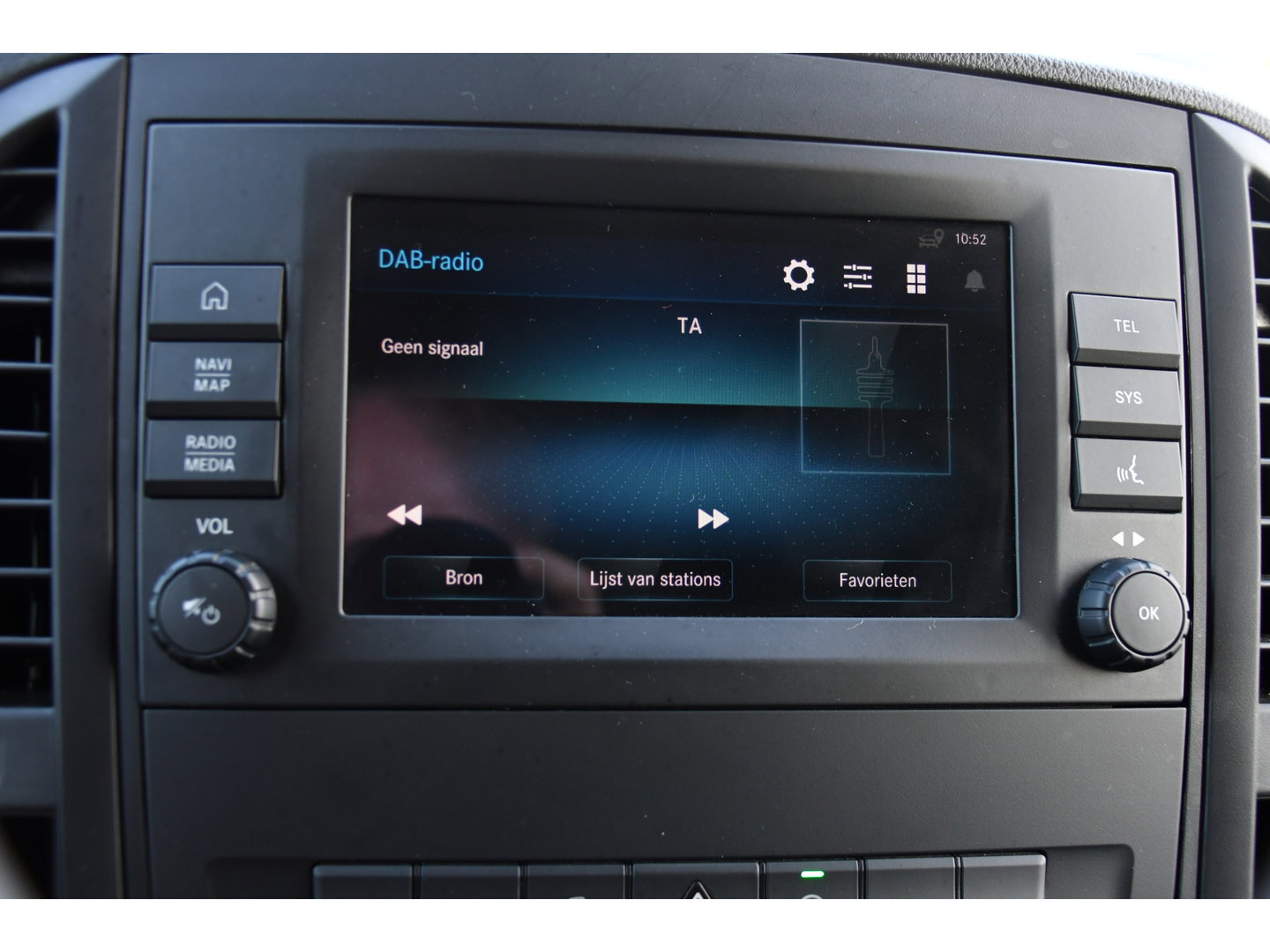 Mercedes-Benz Vito 116 CDI L2 PB Edition Camera, Cruise, Carplay, LED, Clima, 164pk, Multimedia, Trekhaak, Automaat, Uniek!