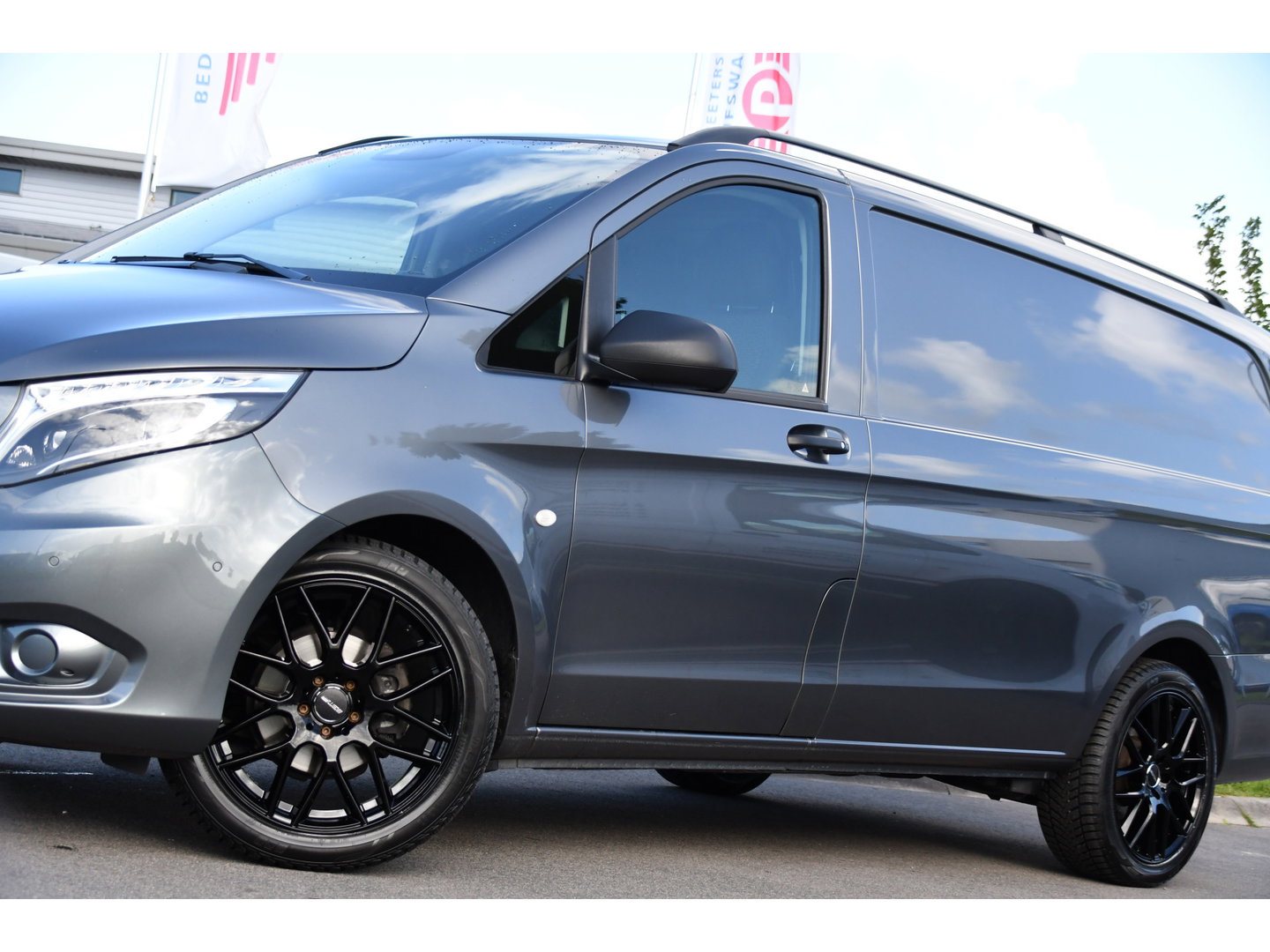 Mercedes-Benz Vito 116 CDI L2 PB Edition Camera, Cruise, Carplay, LED, Clima, 164pk, Multimedia, Trekhaak, Automaat, Uniek!