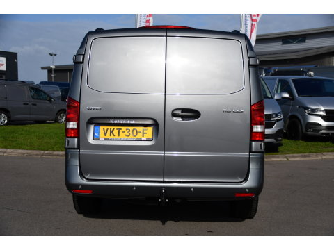 Mercedes-Benz Vito 116 CDI L2 PB Edition Camera, Cruise, Carplay, LED, Clima, 164pk, Multimedia, Trekhaak, Automaat, Uniek!
