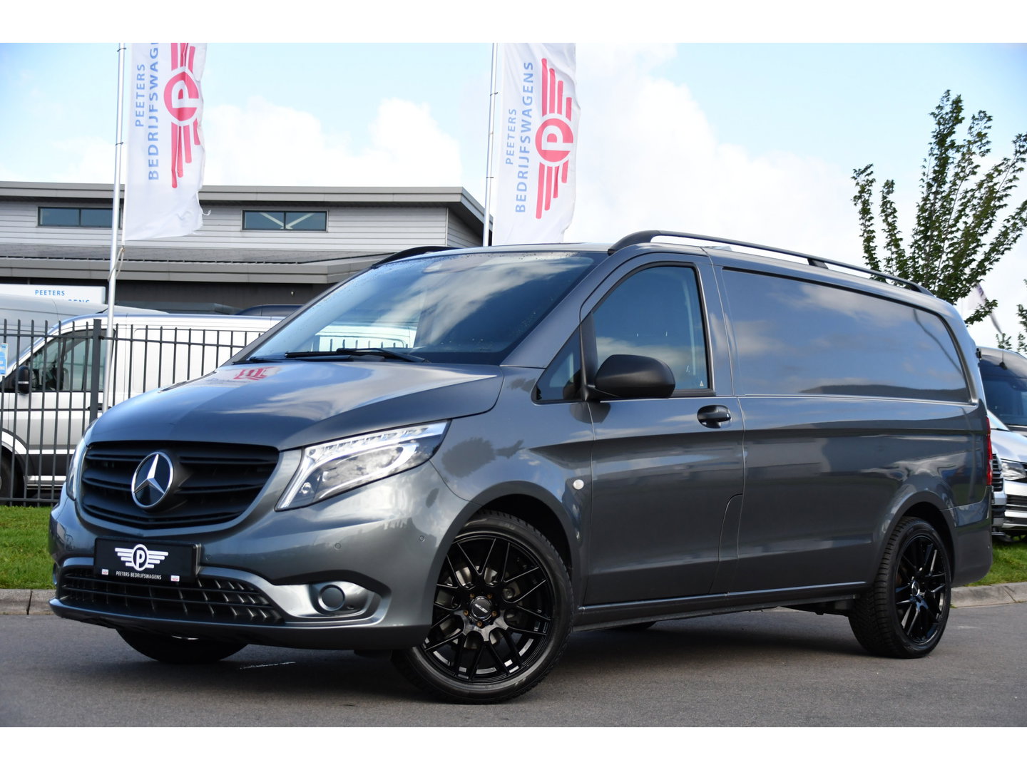 Mercedes-Benz Vito 116 CDI L2 PB Edition Camera, Cruise, Carplay, LED, Clima, 164pk, Multimedia, Trekhaak, Automaat, Uniek!