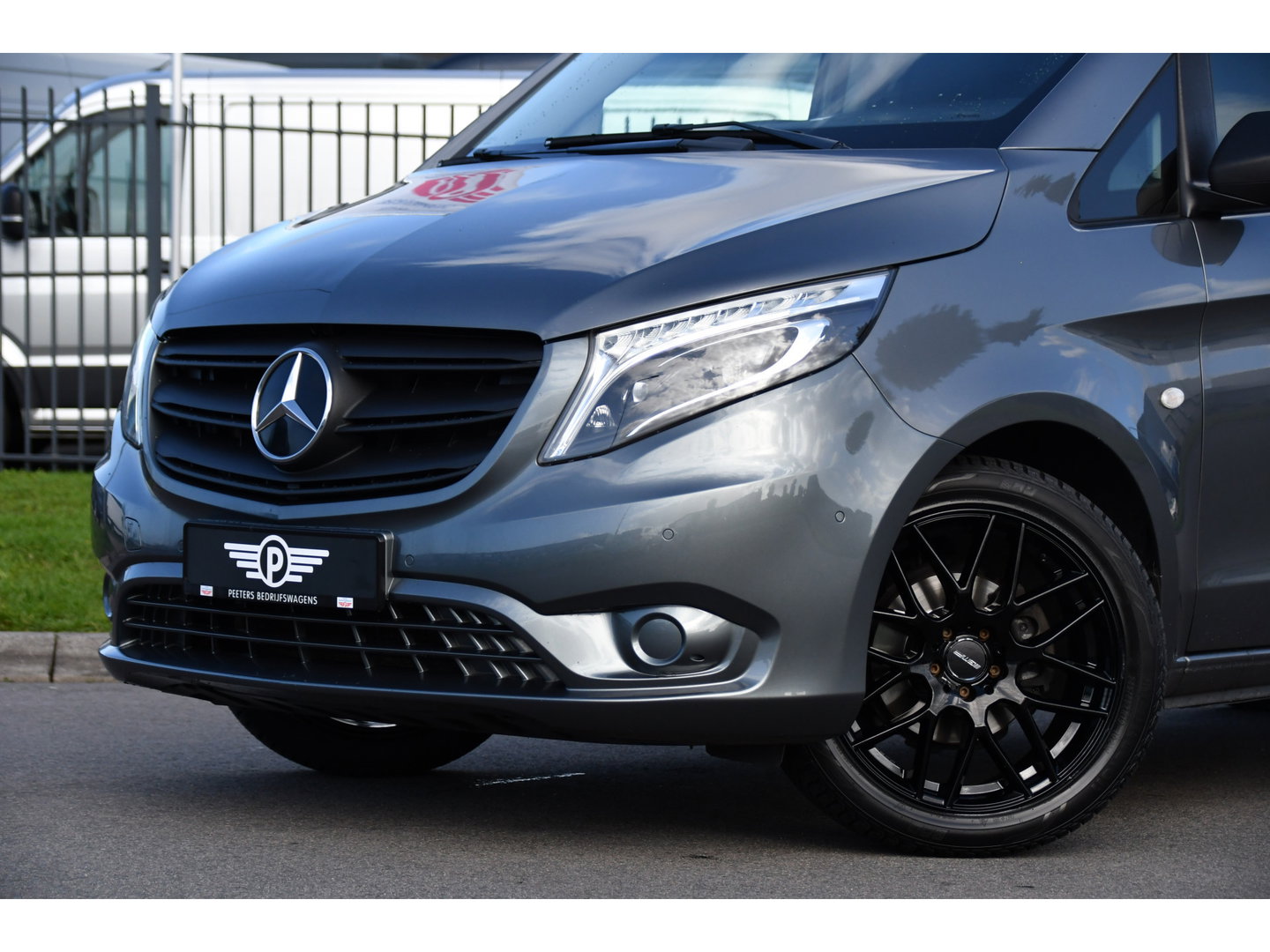 Mercedes-Benz Vito 116 CDI L2 PB Edition Camera, Cruise, Carplay, LED, Clima, 164pk, Multimedia, Trekhaak, Automaat, Uniek!