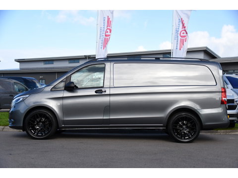 Mercedes-Benz Vito 116 CDI L2 PB Edition Camera, Cruise, Carplay, LED, Clima, 164pk, Multimedia, Trekhaak, Automaat, Uniek!