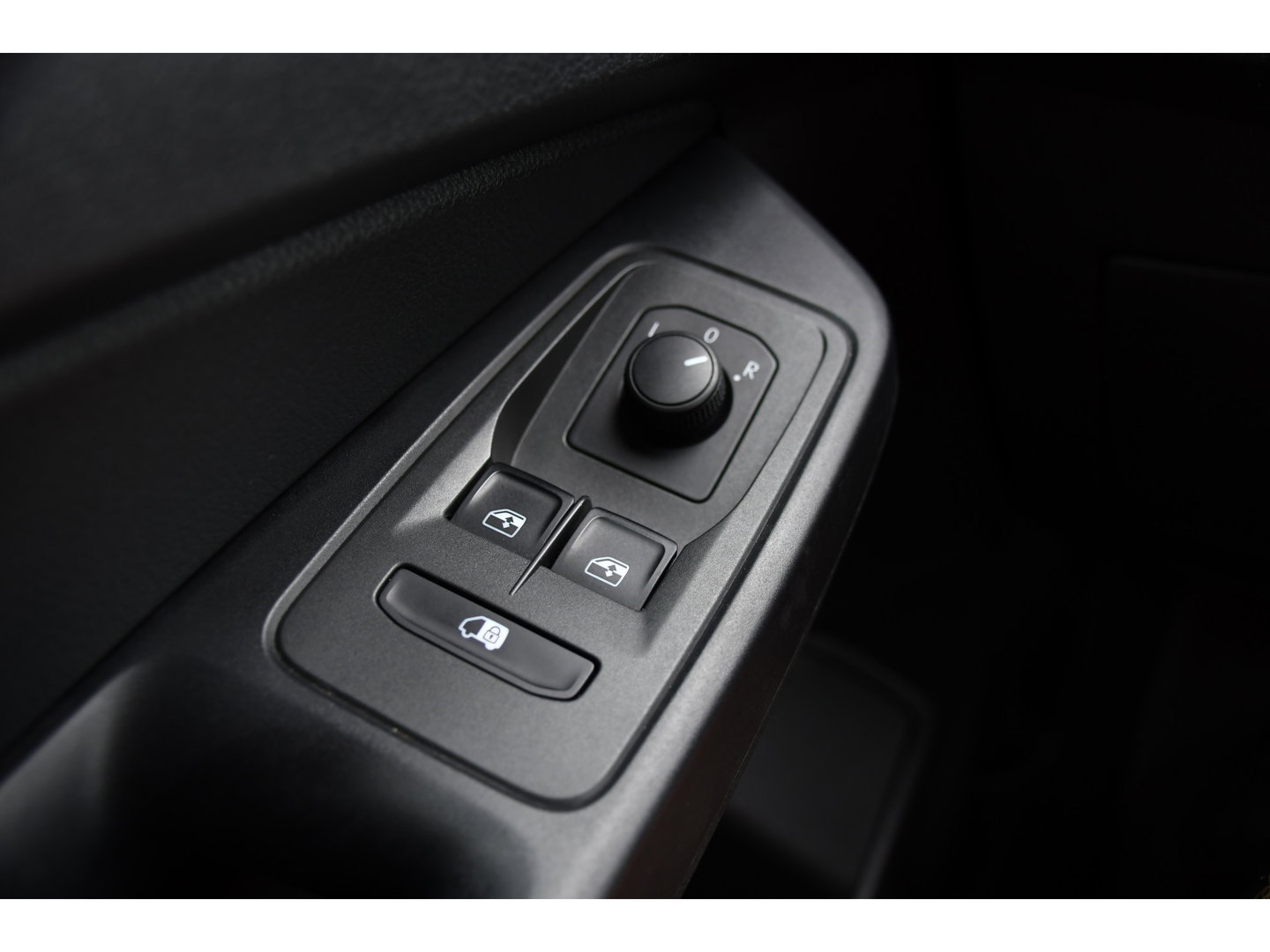 Volkswagen Caddy Cargo 1.5 TSI PB Edition Camera, Adaptieve Cruise, Carplay, LED, Stoelverwarming, Multimedia, Automaat, 115pk, Benzine, Uniek!