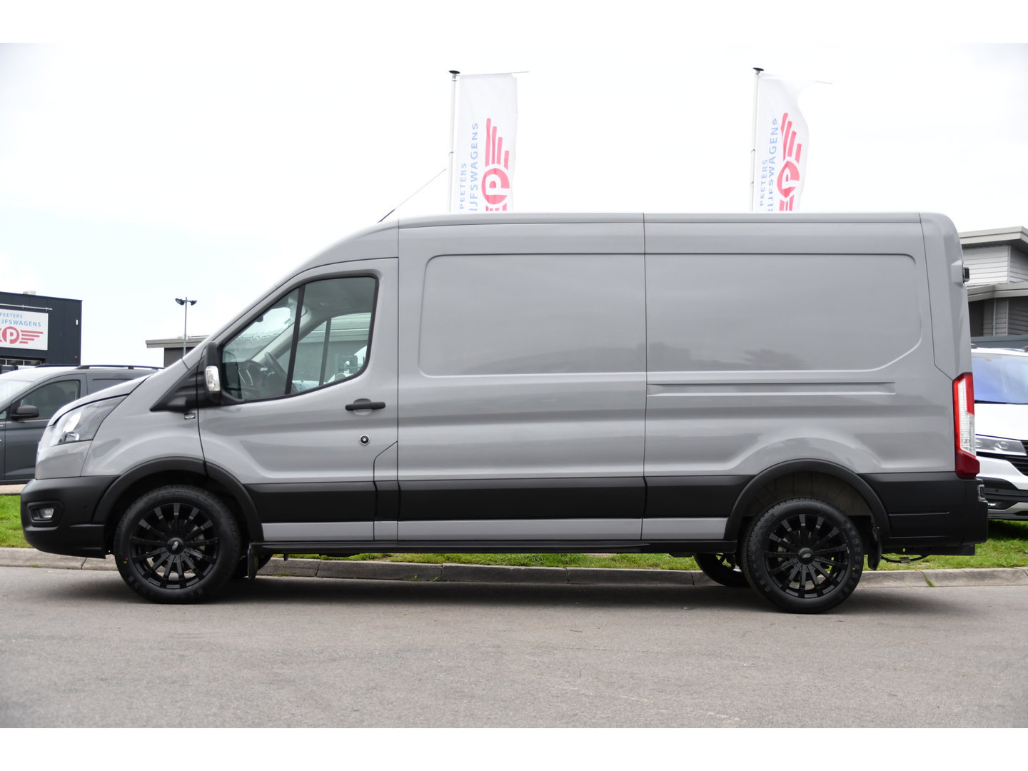 Ford Transit 350 2.0 TDCI L3H2 Raptor Edition FACELIFT! Virtual, 360 Camera, Carplay, Adaptieve Cruise, Stoelverwarming, Stuur verwarming, 165pk, automaat, Trekhaak, Uniek!