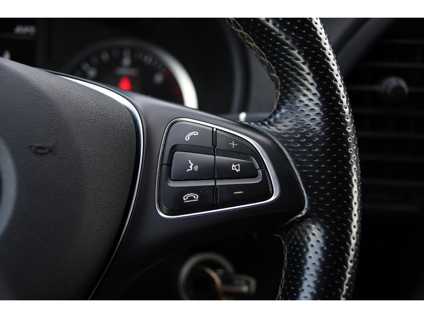 Mercedes-Benz Vito 116 CDI L2 Black Edition Camera, Cruise, Carplay, LED, 164pk, Stoelverwarming, Standkachel, Automaat, Multimedia, Uniek!