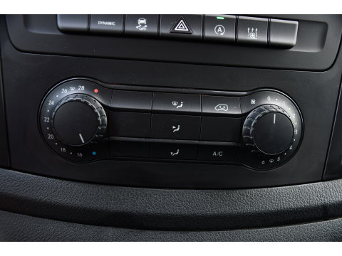 Mercedes-Benz Vito 116 CDI L2 Black Edition Camera, Cruise, Carplay, LED, 164pk, Stoelverwarming, Standkachel, Automaat, Multimedia, Uniek!