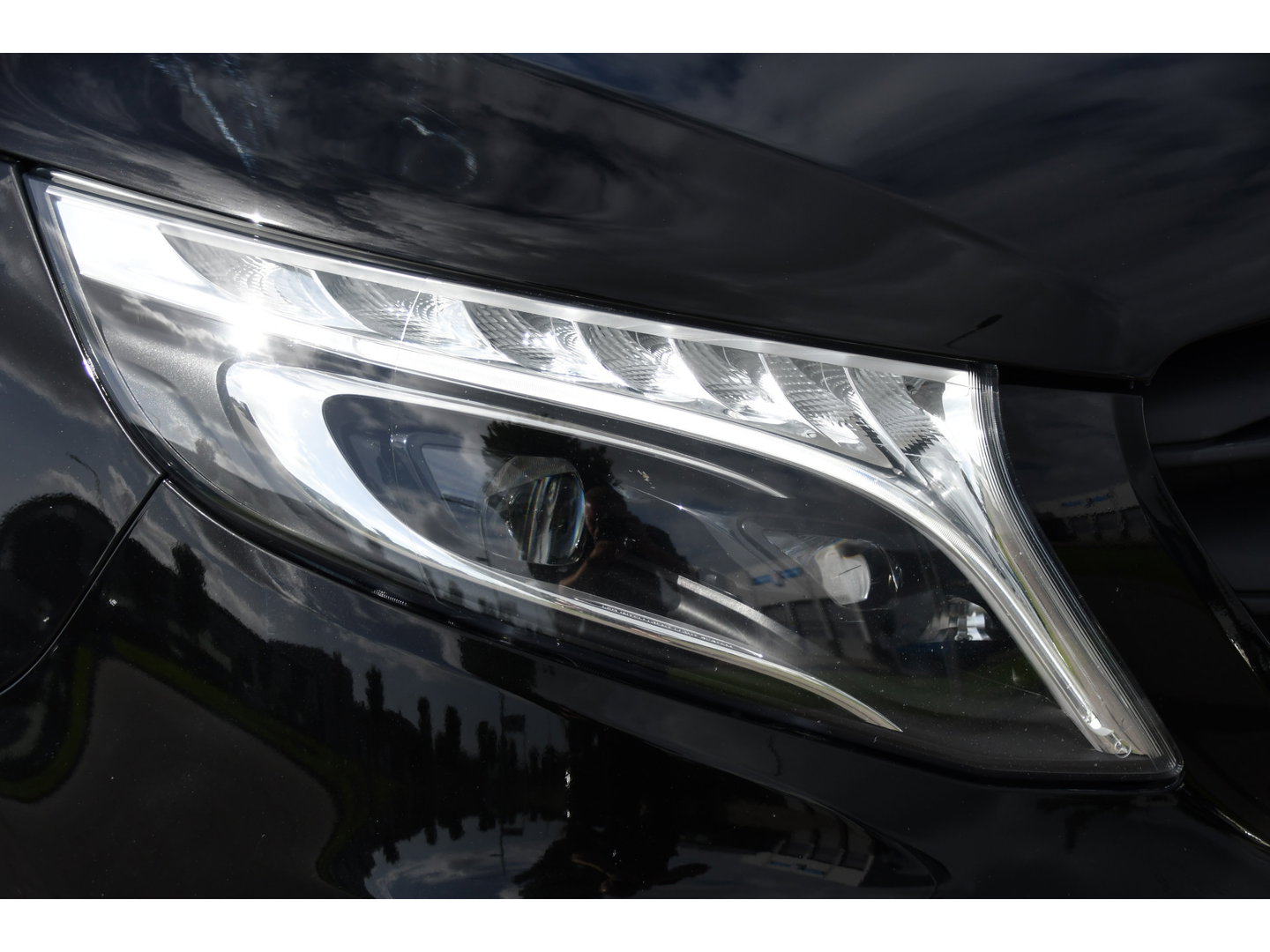 Mercedes-Benz Vito 116 CDI L2 Black Edition Camera, Cruise, Carplay, LED, 164pk, Stoelverwarming, Standkachel, Automaat, Multimedia, Uniek!