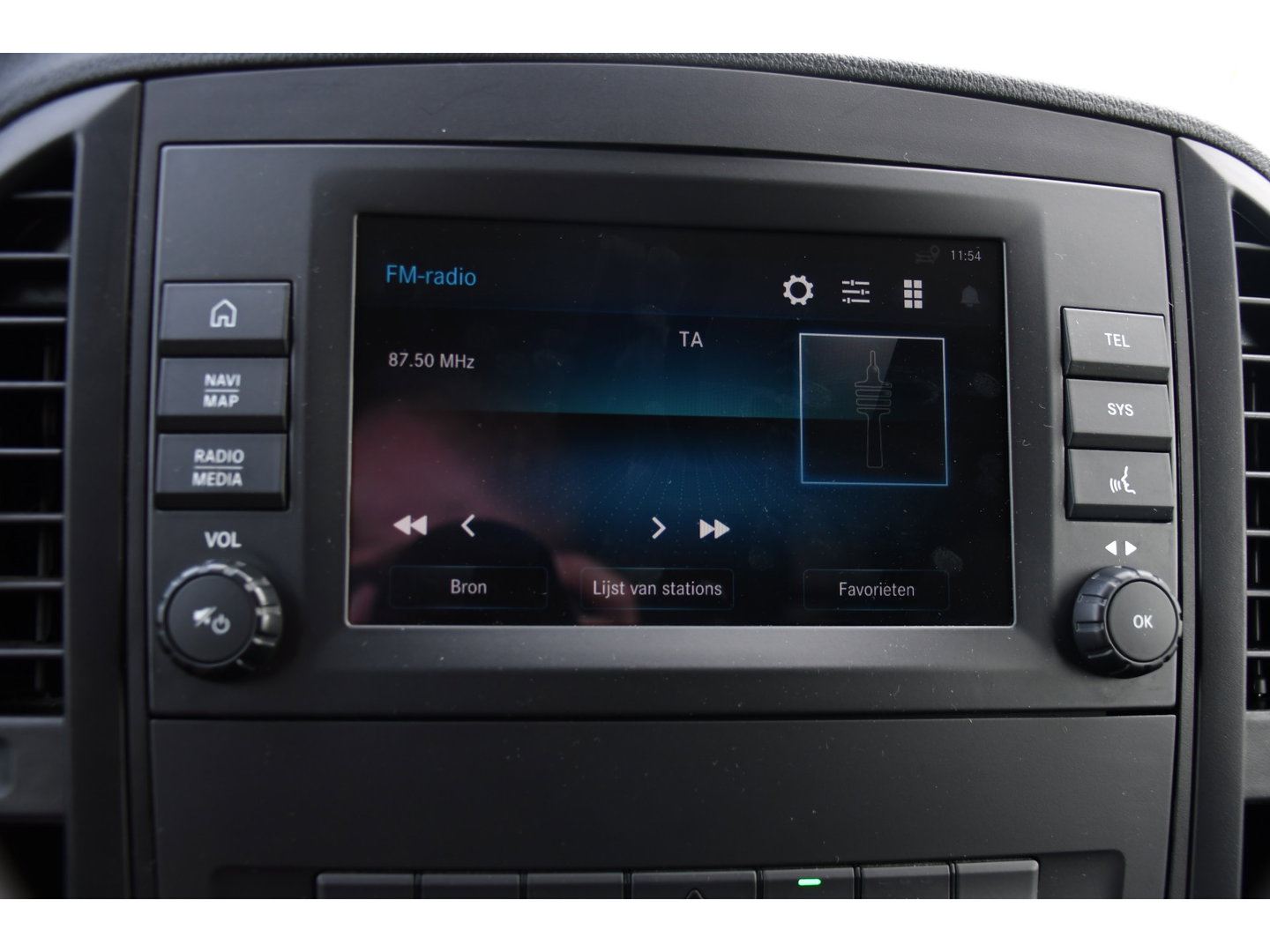 Mercedes-Benz Vito 116 CDI L2 Black Edition Camera, Cruise, Carplay, LED, 164pk, Stoelverwarming, Standkachel, Automaat, Multimedia, Uniek!