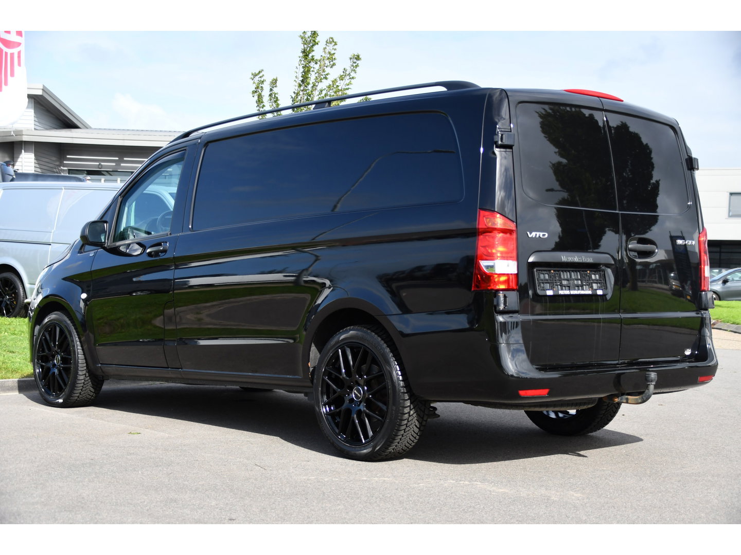 Mercedes-Benz Vito 116 CDI L2 Black Edition Camera, Cruise, Carplay, LED, 164pk, Stoelverwarming, Standkachel, Automaat, Multimedia, Uniek!