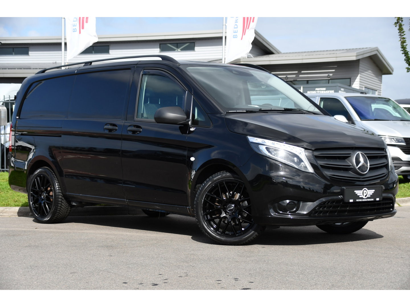 Mercedes-Benz Vito 116 CDI L2 Black Edition Camera, Cruise, Carplay, LED, 164pk, Stoelverwarming, Standkachel, Automaat, Multimedia, Uniek!