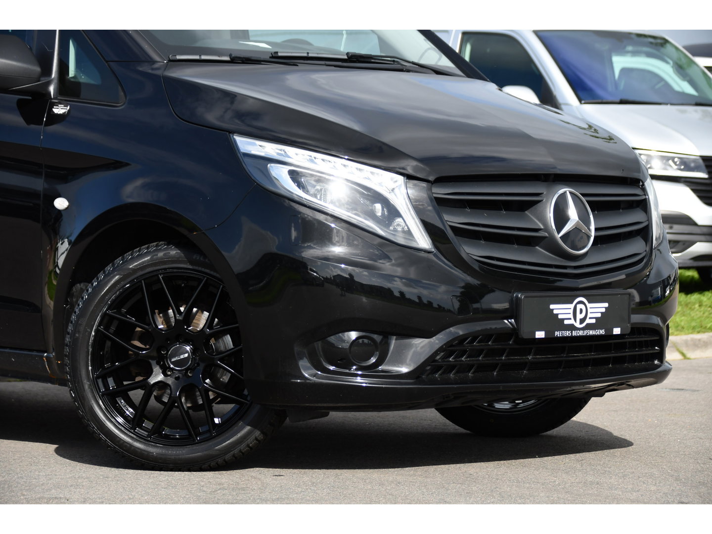 Mercedes-Benz Vito 116 CDI L2 Black Edition Camera, Cruise, Carplay, LED, 164pk, Stoelverwarming, Standkachel, Automaat, Multimedia, Uniek!