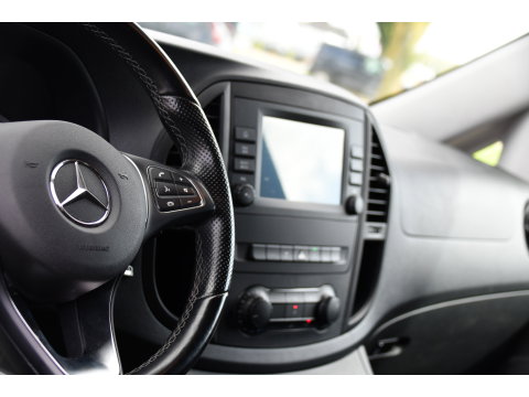 Mercedes-Benz Vito 116 CDI L2 Black Edition Camera, Cruise, Carplay, LED, 164pk, Stoelverwarming, Standkachel, Automaat, Multimedia, Uniek!