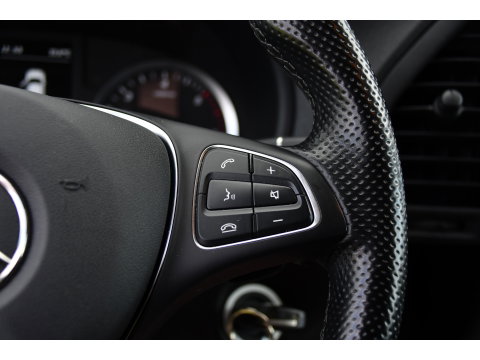 Mercedes-Benz Vito 116 CDI L2 Black Edition Camera, Cruise, Carplay, LED, 164pk, Stoelverwarming, Standkachel, Automaat, Multimedia, Uniek!