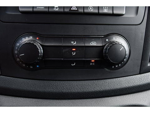 Mercedes-Benz Vito 116 CDI L2 Black Edition Camera, Cruise, Carplay, LED, 164pk, Stoelverwarming, Standkachel, Automaat, Multimedia, Uniek!
