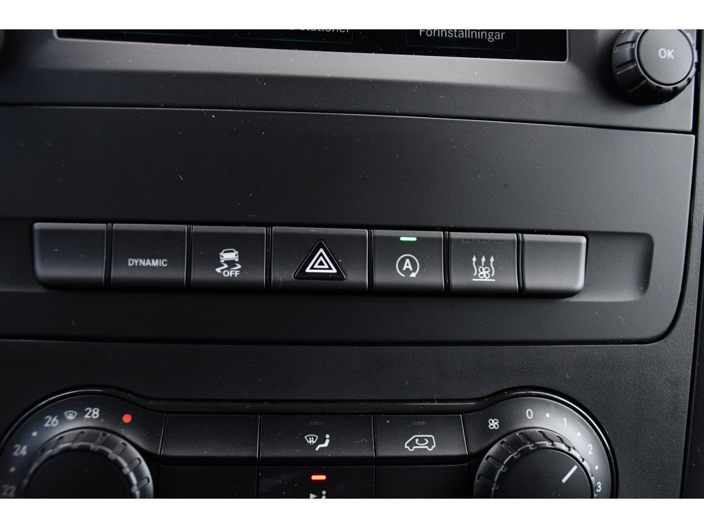 Mercedes-Benz Vito 116 CDI L2 Black Edition Camera, Cruise, Carplay, LED, 164pk, Stoelverwarming, Standkachel, Automaat, Multimedia, Uniek!