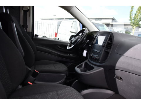 Mercedes-Benz Vito 116 CDI L2 Black Edition Camera, Cruise, Carplay, LED, 164pk, Stoelverwarming, Standkachel, Automaat, Multimedia, Uniek!