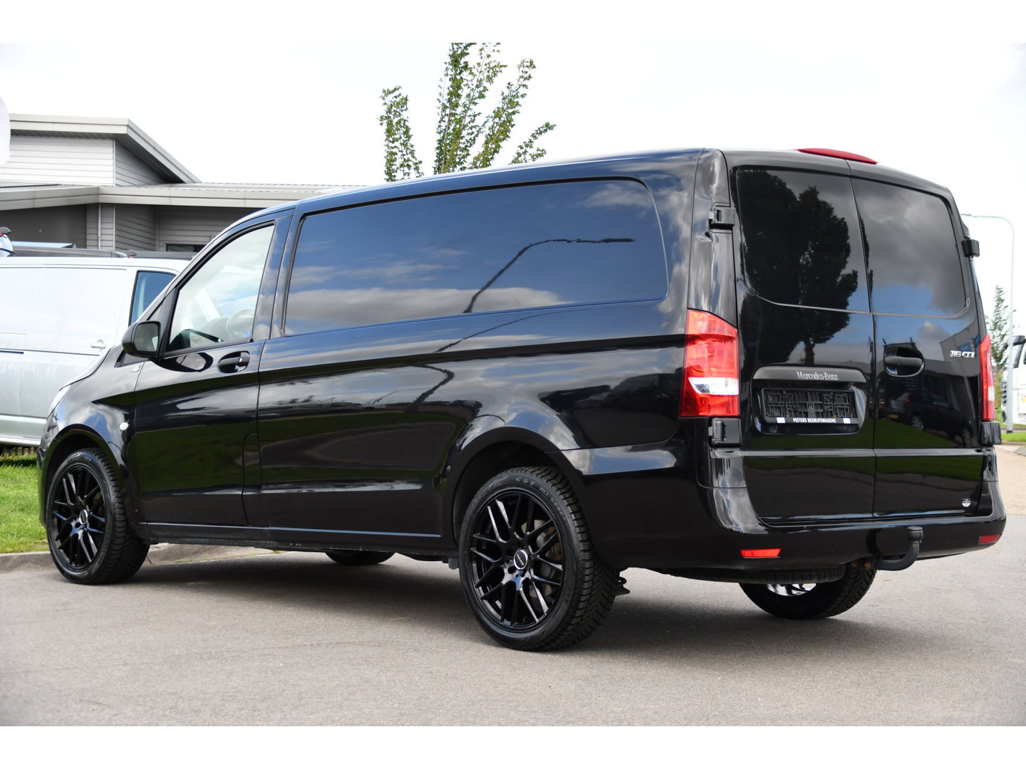 Mercedes-Benz Vito 116 CDI L2 Black Edition Camera, Cruise, Carplay, LED, 164pk, Stoelverwarming, Standkachel, Automaat, Multimedia, Uniek!