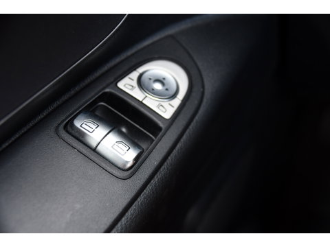 Mercedes-Benz Vito 116 CDI L2 Black Edition Camera, Cruise, Carplay, LED, 164pk, Stoelverwarming, Standkachel, Automaat, Multimedia, Uniek!