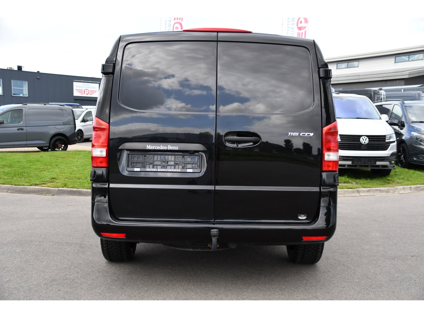 Mercedes-Benz Vito 116 CDI L2 Black Edition Camera, Cruise, Carplay, LED, 164pk, Stoelverwarming, Standkachel, Automaat, Multimedia, Uniek!
