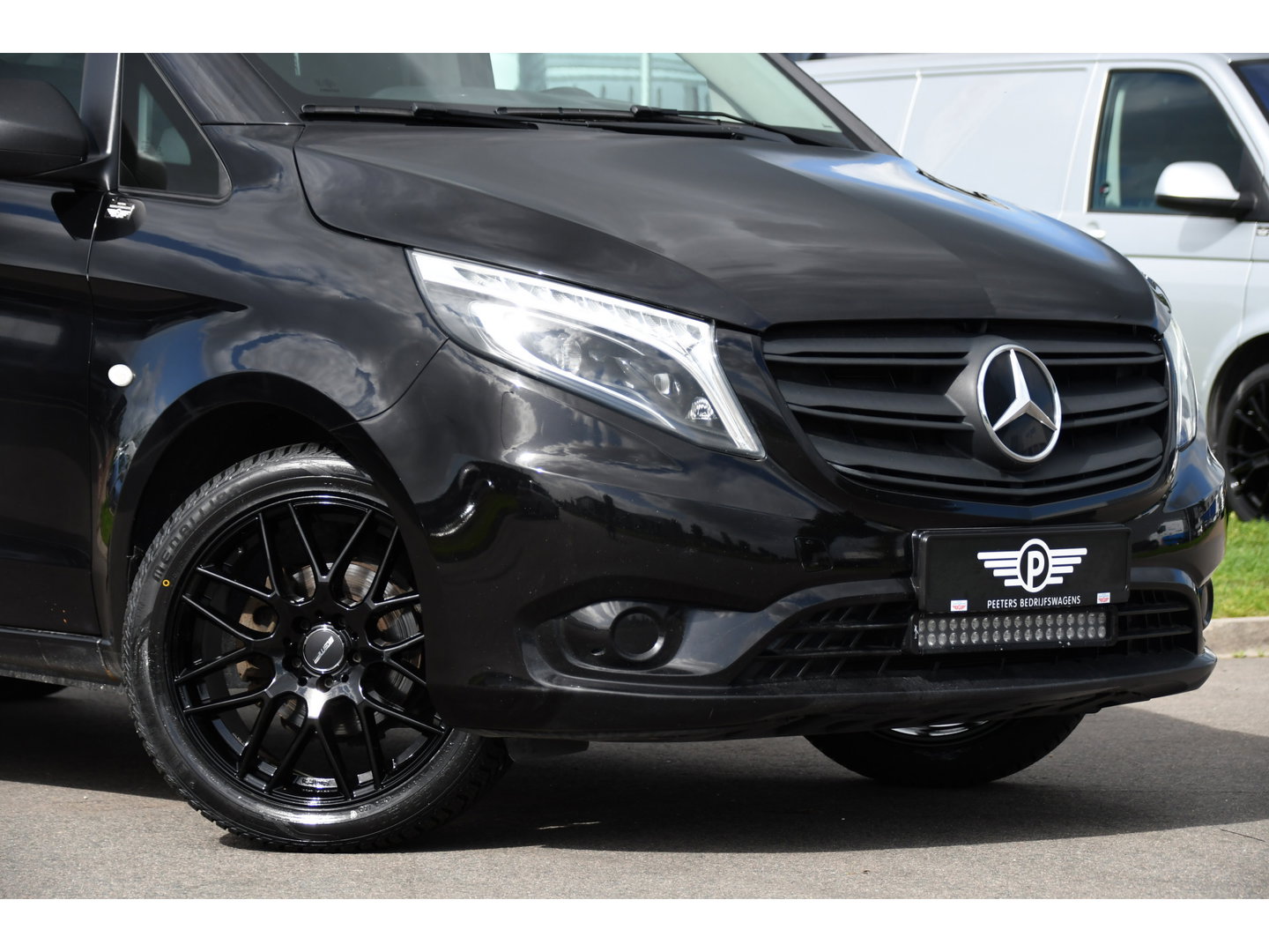 Mercedes-Benz Vito 116 CDI L2 Black Edition Camera, Cruise, Carplay, LED, 164pk, Stoelverwarming, Standkachel, Automaat, Multimedia, Uniek!