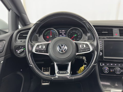 Volkswagen Golf 1.4 TSI GTE Aut. Panodak |Heated Seats | Xenon |18Inch | Pdc | Cruise Control