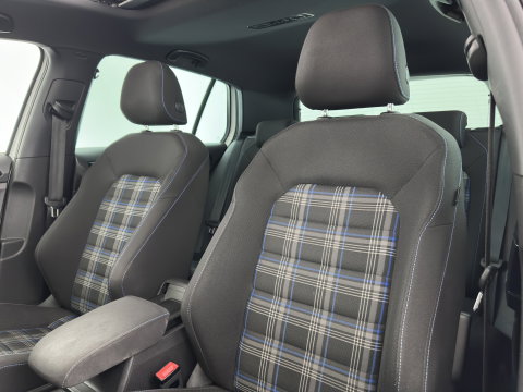 Volkswagen Golf 1.4 TSI GTE Aut. Panodak |Heated Seats | Xenon |18Inch | Pdc | Cruise Control
