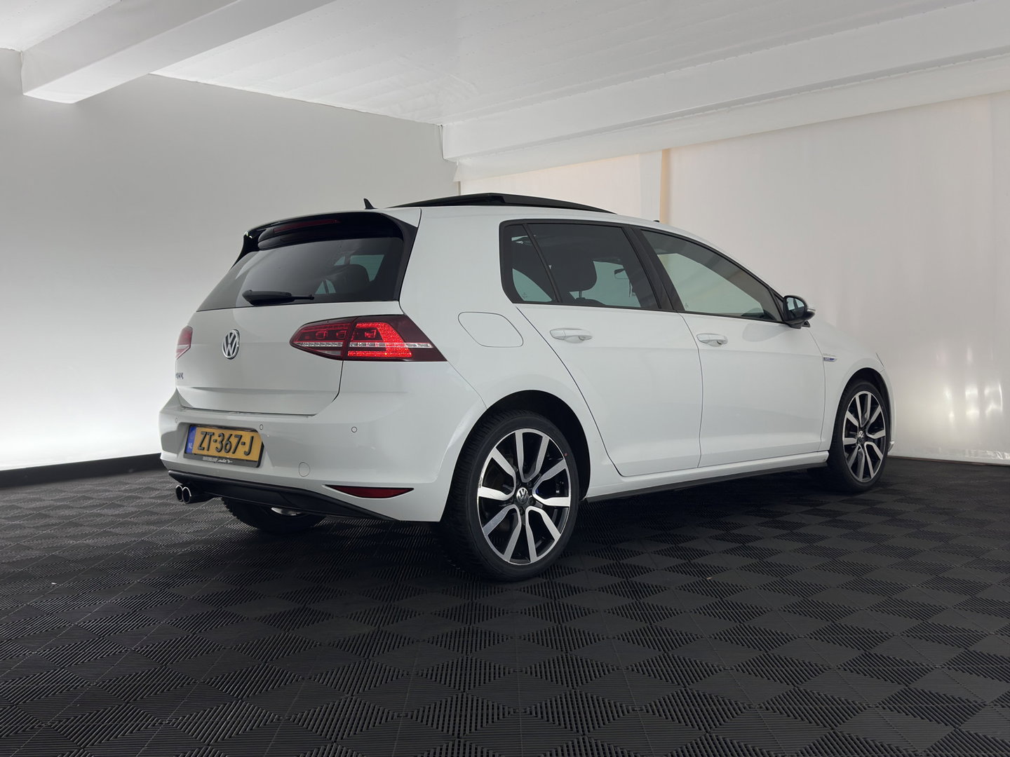 Volkswagen Golf 1.4 TSI GTE Aut. Panodak |Heated Seats | Xenon |18Inch | Pdc | Cruise Control