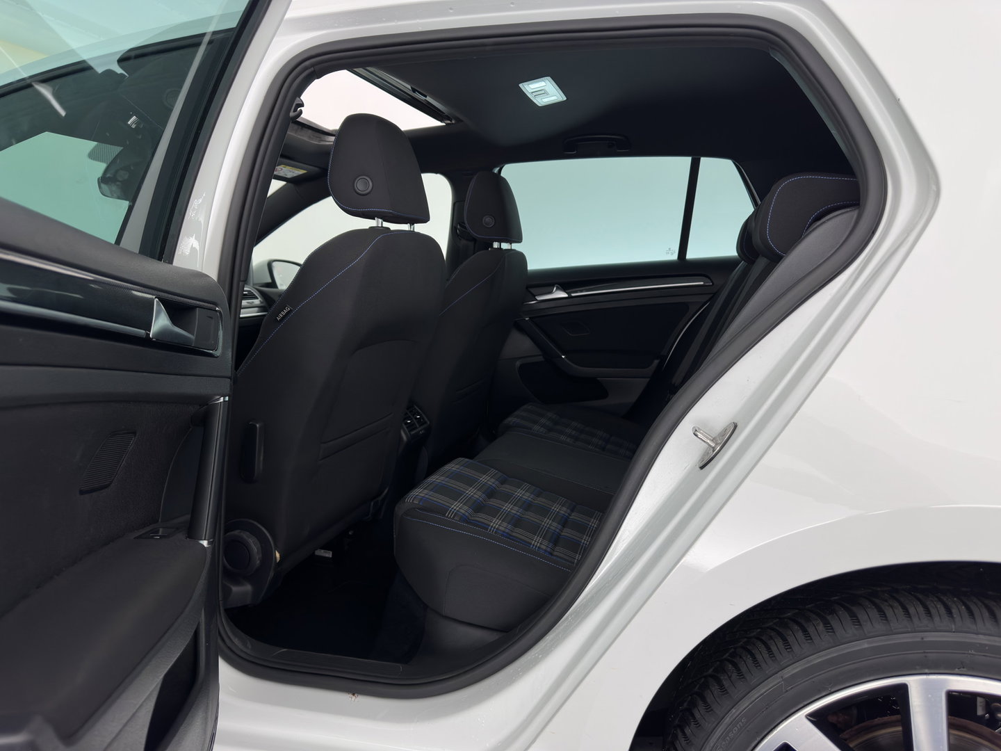 Volkswagen Golf 1.4 TSI GTE Aut. Panodak |Heated Seats | Xenon |18Inch | Pdc | Cruise Control
