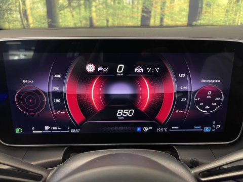 Mercedes-Benz GLC 220d 4MATIC AMG Line | 360 Camera | Panoramadak | Sfeerverlichting | Digital Light | Zwenkhaak | Burmester | Apple Carplay | Keyless |