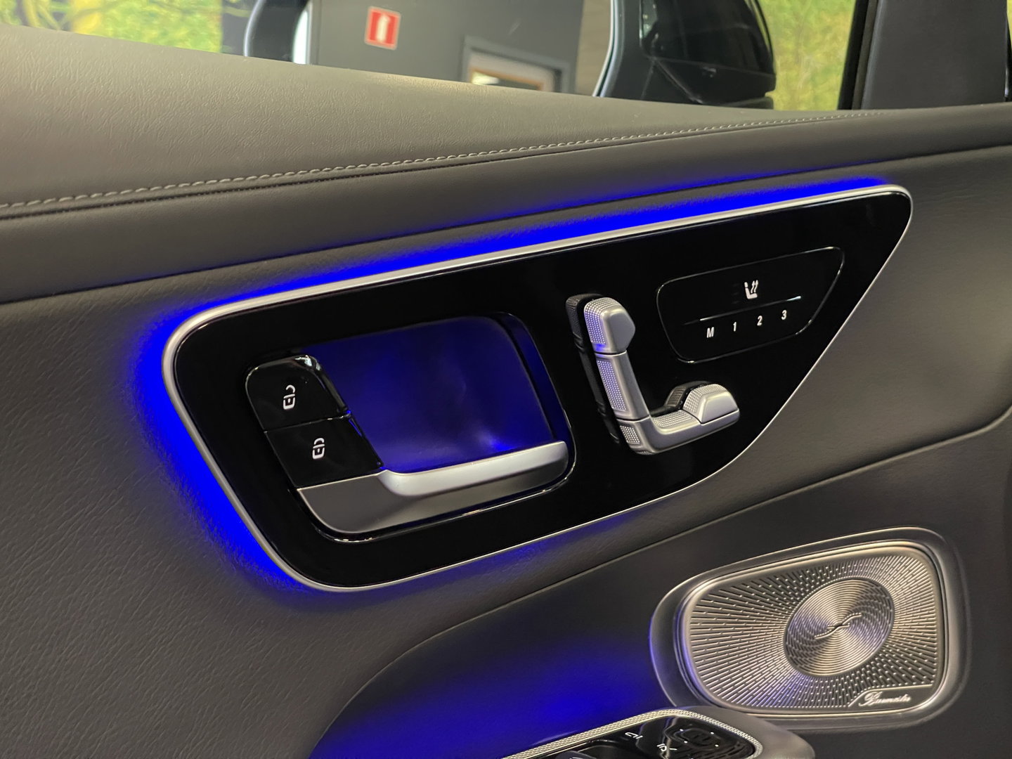 Mercedes-Benz GLC 220d 4MATIC AMG Line | 360 Camera | Panoramadak | Sfeerverlichting | Digital Light | Zwenkhaak | Burmester | Apple Carplay | Keyless |