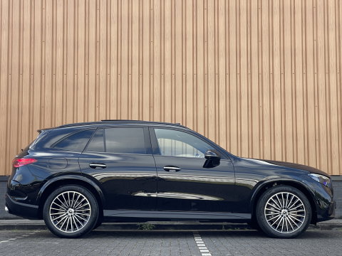 Mercedes-Benz GLC 220d 4MATIC AMG Line | 360 Camera | Panoramadak | Sfeerverlichting | Digital Light | Zwenkhaak | Burmester | Apple Carplay | Keyless |