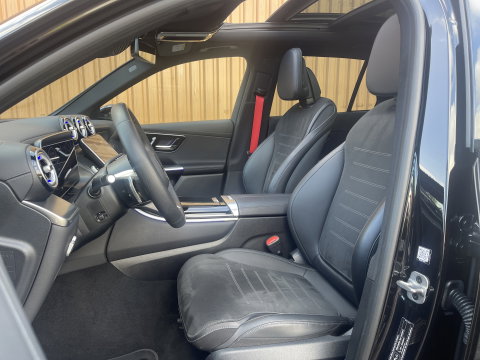 Mercedes-Benz GLC 220d 4MATIC AMG Line | 360 Camera | Panoramadak | Sfeerverlichting | Digital Light | Zwenkhaak | Burmester | Apple Carplay | Keyless |