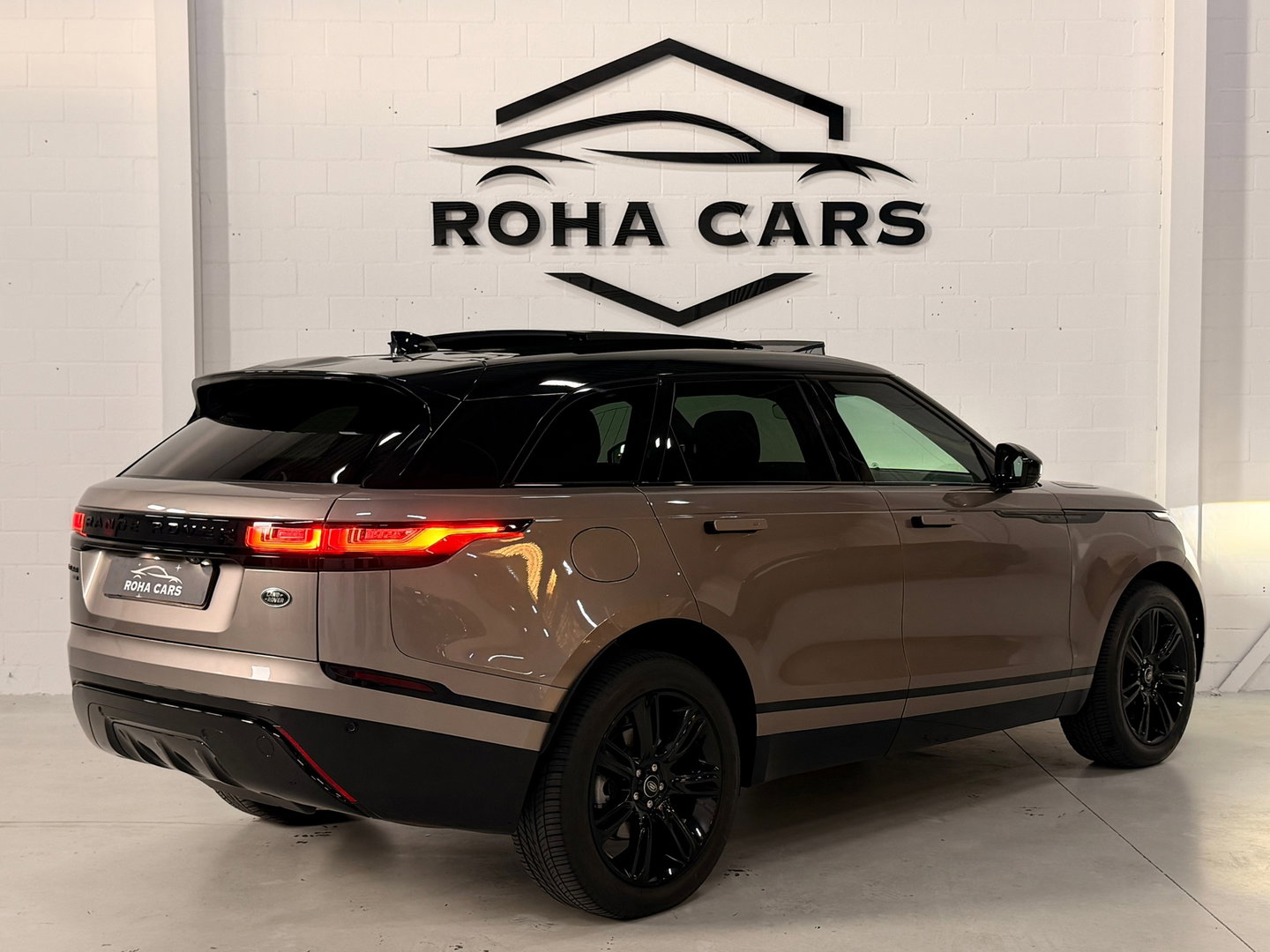 Land Rover Range Rover Velar 2.0 P400e Edition *R-Dynamic*A-Camera*Memory*Stoelverwarming*Leer*