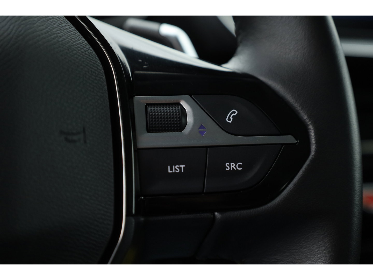 Peugeot 208 1.2 PureTech Active - Automaat | Rijklaar! | App.Connect | Airco | LED | Cruise | PDC-Achter | 16'' | Bluetooth | Elek. Spiegels | Elek. Ramen V