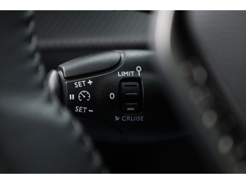 Peugeot 208 1.2 PureTech Active - Automaat | Rijklaar! | App.Connect | Airco | LED | Cruise | PDC-Achter | 16'' | Bluetooth | Elek. Spiegels | Elek. Ramen V