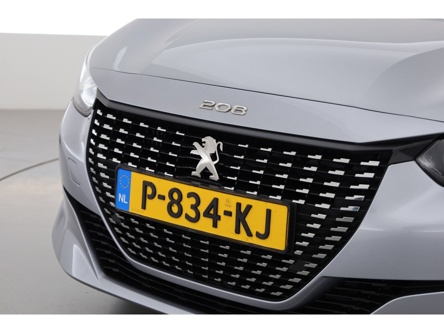 Peugeot 208 1.2 PureTech Active - Automaat | Rijklaar! | App.Connect | Airco | LED | Cruise | PDC-Achter | 16'' | Bluetooth | Elek. Spiegels | Elek. Ramen V