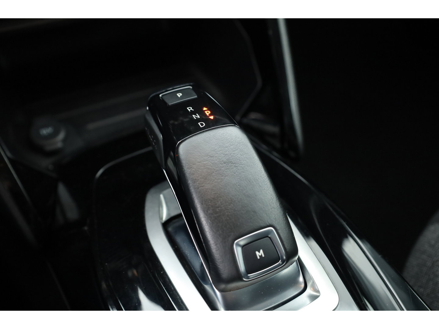 Peugeot 208 1.2 PureTech Active - Automaat | Rijklaar! | App.Connect | Airco | LED | Cruise | PDC-Achter | 16'' | Bluetooth | Elek. Spiegels | Elek. Ramen V