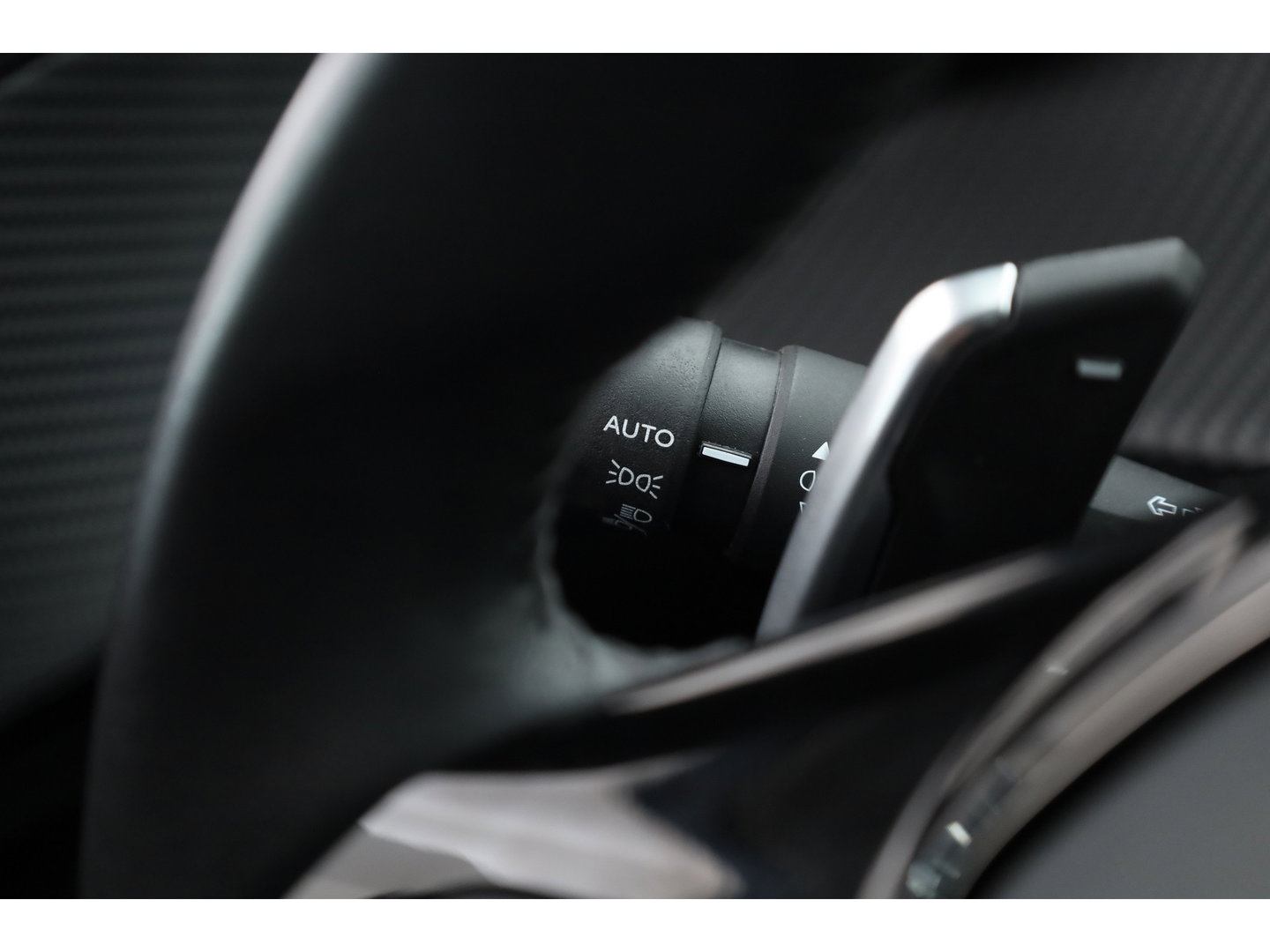 Peugeot 208 1.2 PureTech Active - Automaat | Rijklaar! | App.Connect | Airco | LED | Cruise | PDC-Achter | 16'' | Bluetooth | Elek. Spiegels | Elek. Ramen V