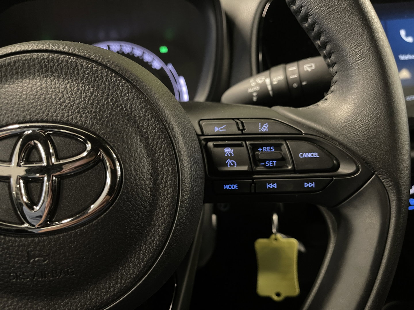 Toyota Aygo X 1.0 VVT-i MT Play | Achteruitrijcamera | Apple Carplay | Stoelverwarming | Regensensor | Airconditioning | Cruise Control Adaptief |