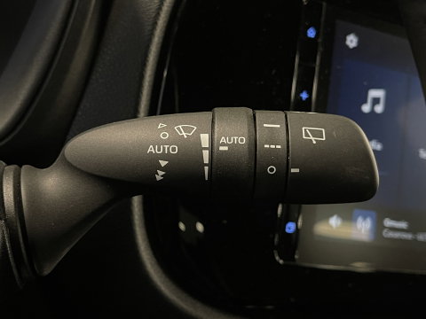 Toyota Aygo X 1.0 VVT-i MT Play | Achteruitrijcamera | Apple Carplay | Stoelverwarming | Regensensor | Airconditioning | Cruise Control Adaptief |