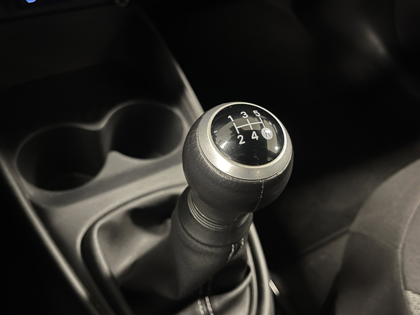 Toyota Aygo X 1.0 VVT-i MT Play | Achteruitrijcamera | Apple Carplay | Stoelverwarming | Regensensor | Airconditioning | Cruise Control Adaptief |