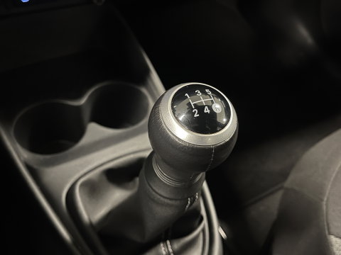 Toyota Aygo X 1.0 VVT-i MT Play | Achteruitrijcamera | Apple Carplay | Stoelverwarming | Regensensor | Airconditioning | Cruise Control Adaptief |