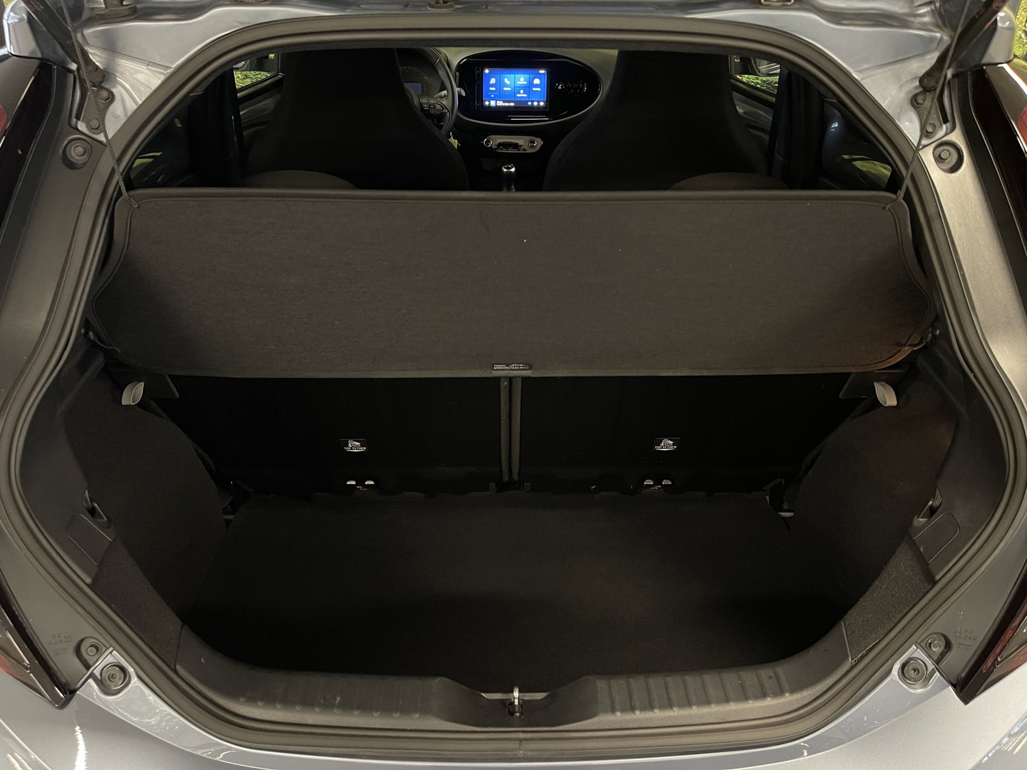 Toyota Aygo X 1.0 VVT-i MT Play | Achteruitrijcamera | Apple Carplay | Stoelverwarming | Regensensor | Airconditioning | Cruise Control Adaptief |