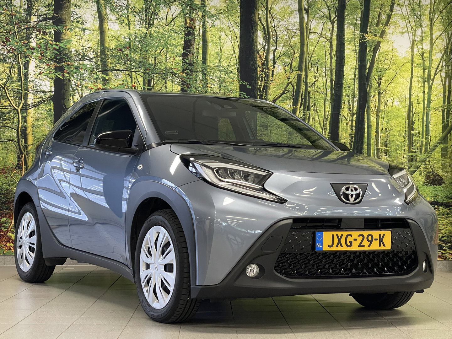 Toyota Aygo X 1.0 VVT-i MT Play | Achteruitrijcamera | Apple Carplay | Stoelverwarming | Regensensor | Airconditioning | Cruise Control Adaptief |