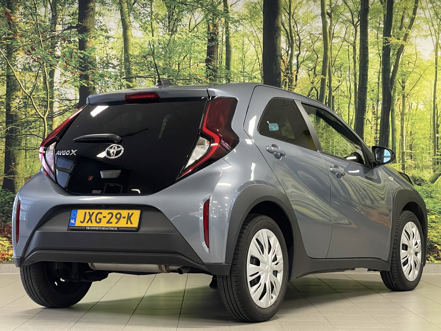 Toyota Aygo X 1.0 VVT-i MT Play | Achteruitrijcamera | Apple Carplay | Stoelverwarming | Regensensor | Airconditioning | Cruise Control Adaptief |