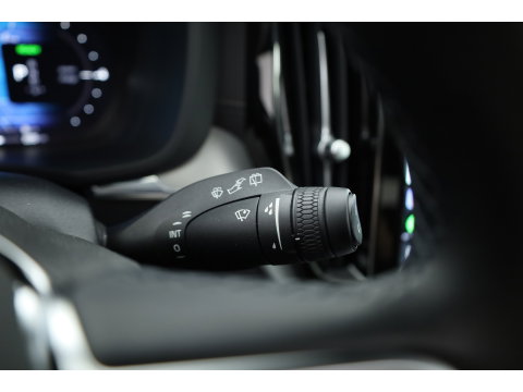 Volvo XC60 2.0 T8 Plug-in hybrid AWD Ultra Black Edition | Pano | HUD | 360Cam | Trekhaak | Harman & Kardon Audio |