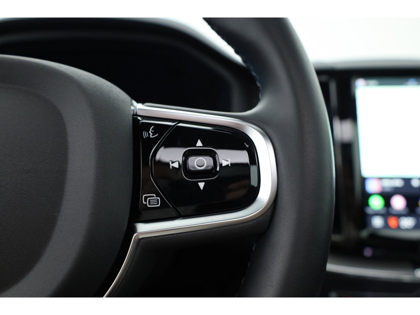 Volvo XC60 2.0 T8 Plug-in hybrid AWD Ultra Black Edition | Pano | HUD | 360Cam | Trekhaak | Harman & Kardon Audio |